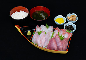 地魚刺身定食地魚4点盛り