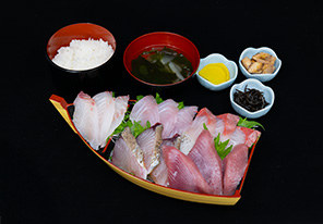 地魚刺身定食地魚5点盛り